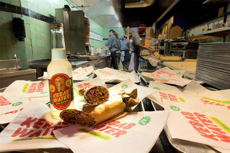 „Kebab Water“: Sprudelwasser mit Elektrolyten und Döner-Geschmack. Marco Porzig/dpa