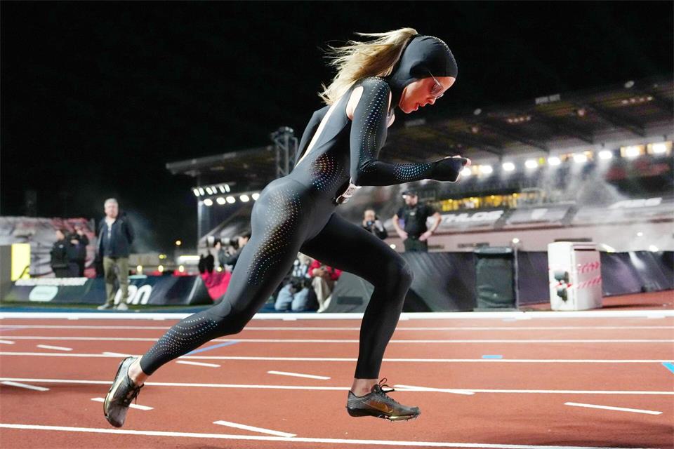 Keely Hodgkinson sorgte mit ihrem Outfit für Schlagzeilen. Bradley Collyer/PA Wire/dpa