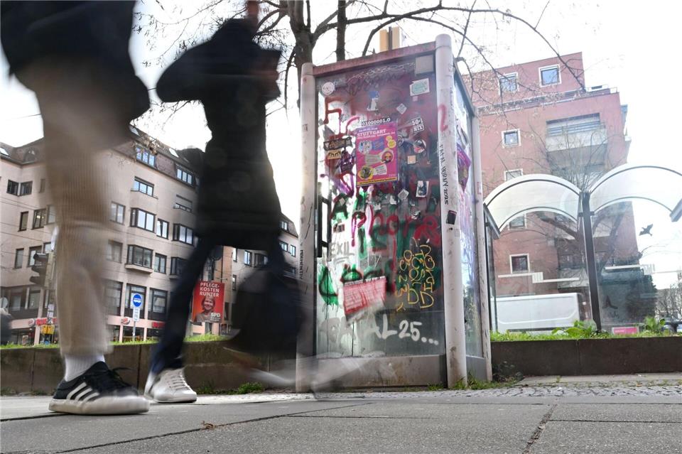 Kein Aushängeschild mehr für den Weltkonzern Deutsche Telekom: ein deaktiviertes Telefonhäuschen in Stuttgart.Bernd Weißbrod/dpa