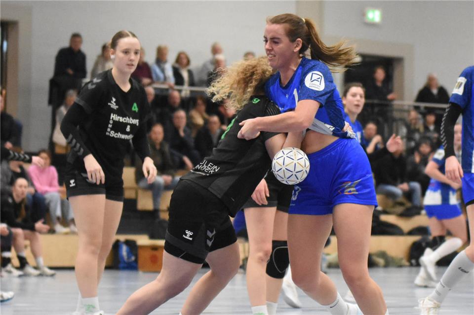 Kein Durchkommen: Teresa Stroick verlor mit dem TV Borken bei der HSG Hiesfeld/Aldenrade.