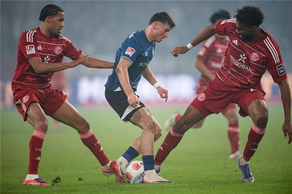 Kein Durchkommen für Arminia in der Düsseldorfer Arena.Marius Becker/dpa