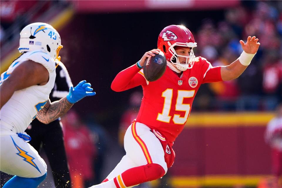Kein Entkommen für Mahomes: Die Chiefs spielen eine enttäuschende Saison.Charlie Riedel/AP/dpa