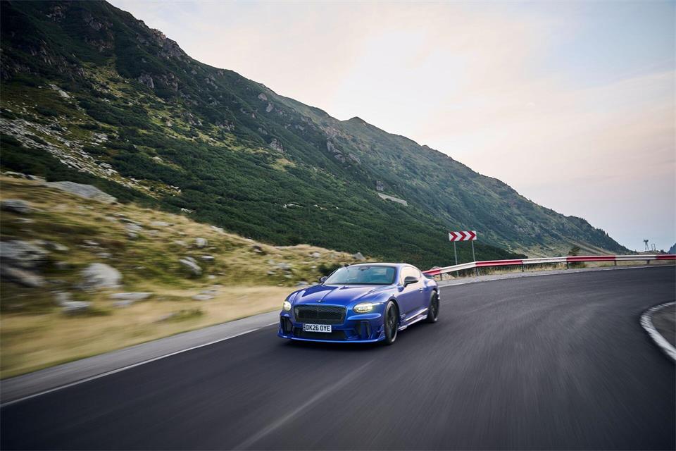 Kein Leichtgewicht, aber leichter: Bentley Supersports geht auf die Kurvenhatz.Radu Chindris/Bentley/dpa-tmn