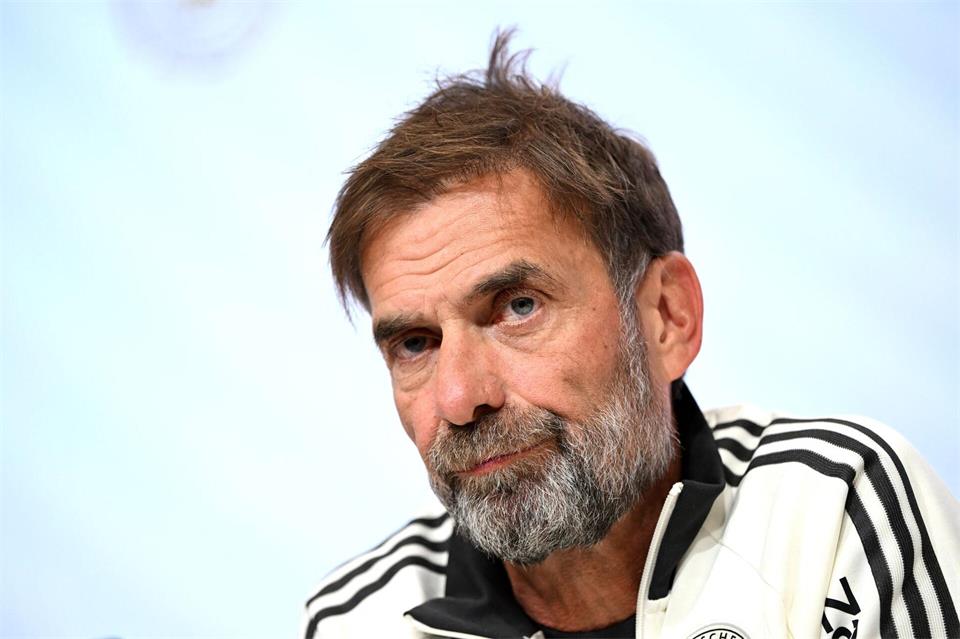 Kein Raum für Rassisten: Jürgen Klopp hat eine klare Meinung zu beleidigenden Äußerungen im Netz.Sven Hoppe/dpa