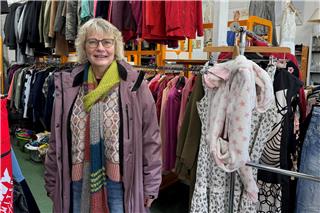 Kein „Sammelsurium“ verschiedener Regale, sondern ein einheitlicher Eindruck: Das ist das Ziel des Umbaus der Klamotte, sagt Birgit Menslage-Blum.