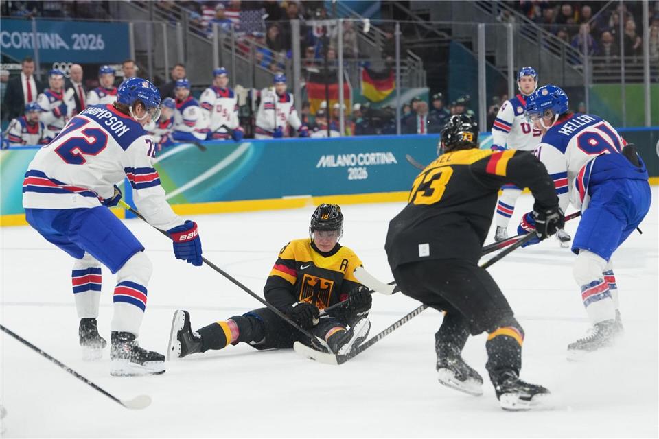 Keine Chance gegen die USA: Das vermeintlich beste deutsche Eishockey-Team jemals funktioniert noch nicht.Carolyn Kaster/AP/dpa