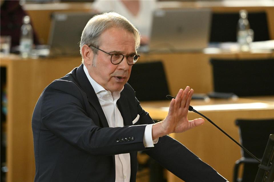 Keine Mehrheit für die AfD-Forderung nach einer Entlassung von Innenminister Georg Maier. Martin Schutt/dpa