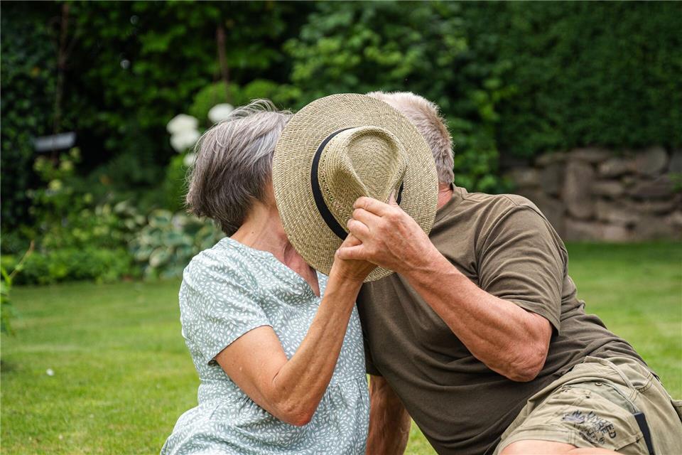 Keine Scham! Eine Prostata-OP kann die Sexualität verändern. Gut, wenn Paare offen darüber sprechen. picture alliance / dpa-tmn