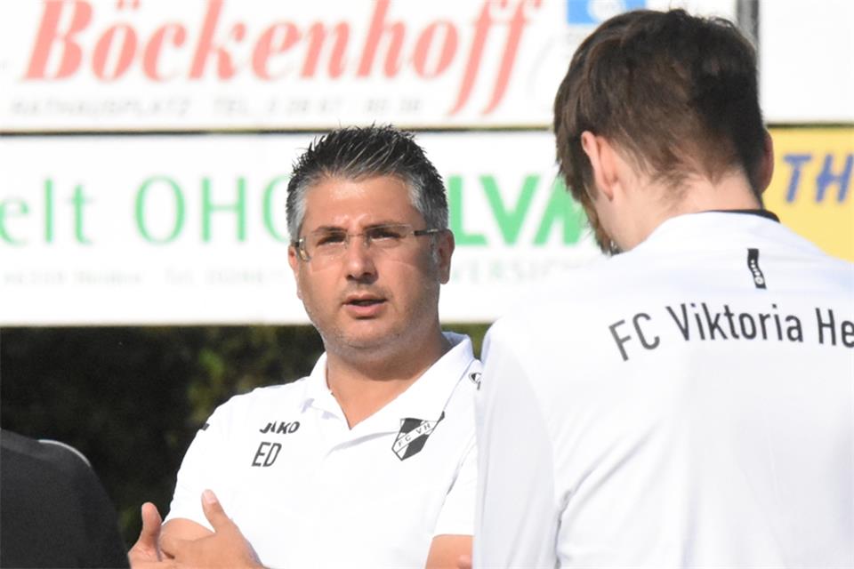 Keine Vertragsverlängerung: Nach nur einem Jahr als Trainer wird Erdal Dasdan (links) im Sommer den Bezirksligisten Viktoria Heiden schon wieder verlassen.