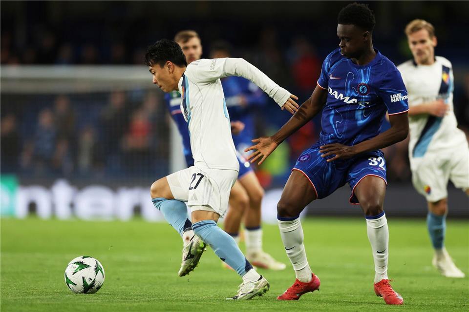 Keita Kosugi (l) wechselt von Djurgardens IF zu Eintracht Frankfurt. (Archivbild)Ian Walton/AP/dpa