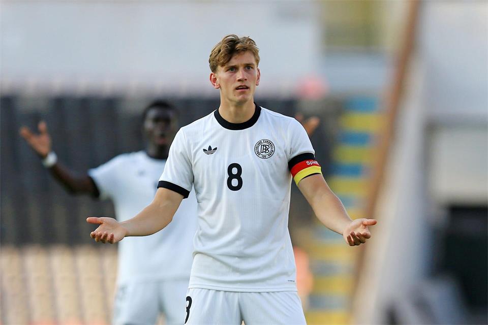 Kemlein führte die U21 schon mal als Kapitän an (Archivbild)Nderim Kaceli/dpa