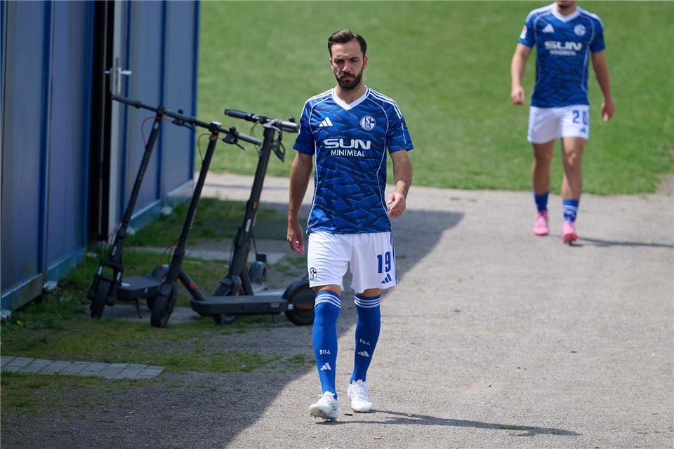 Kenan Karaman kehrt in den Schalker Kader zurück.Bernd Thissen/dpa