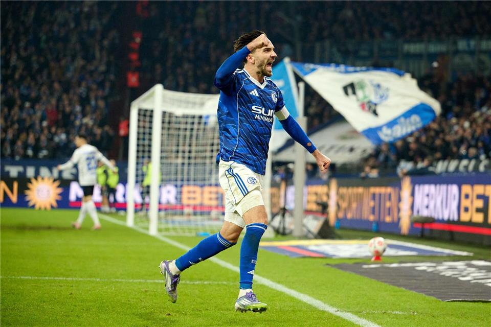 Kenan Karaman traf zum 1:1 für Schalke.Bernd Thissen/dpa