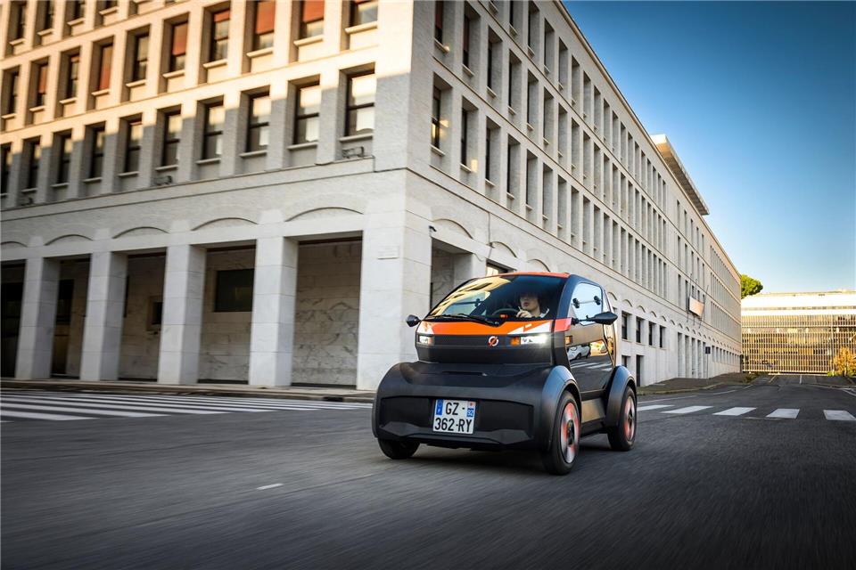 Kennen Sie irgendwoher? Ja, der Duo Nachfolger baut beim Design auf das Konzept des Vorgängers Twizy. Renault/dpa-tmn