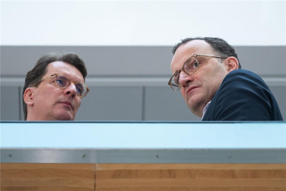 Kennen sich schon lange: Hendrik Wüst (links) und Jens Spahn. Christophe Gateau/dpa