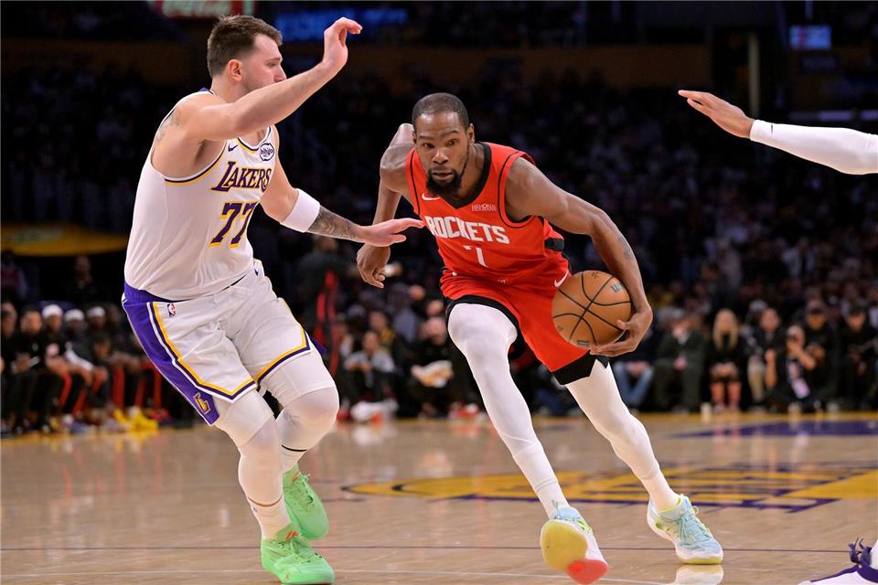 Kevin Durant (r) und Luka Doncic erzielten jeweils 25 Punkte.Jayne Kamin-Oncea/AP/dpa