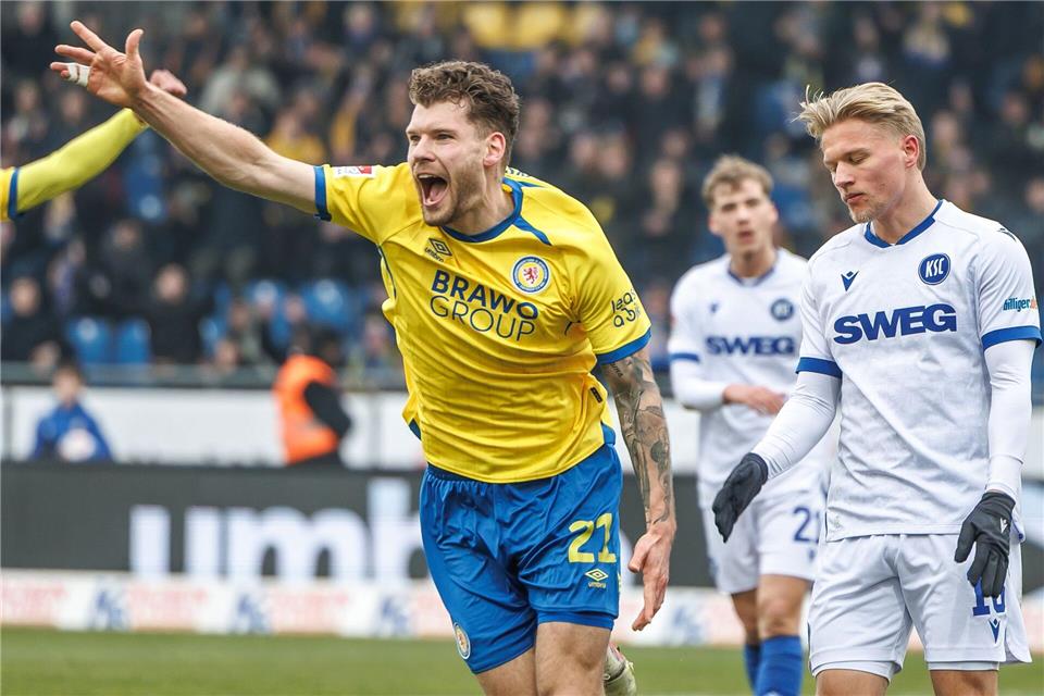 Kevin Ehlers bejubelt seinen Treffer.Andreas Gora/dpa