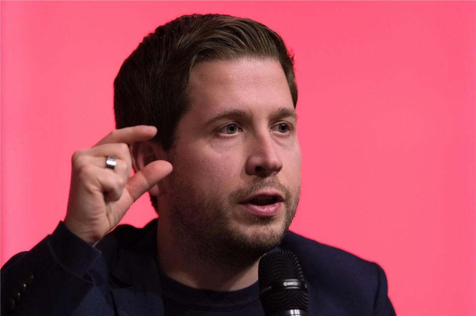 Kevin Kühnert ist für kleinere Altersbezüge für Abgeordnete. (Archivbild)Sebastian Willnow/dpa