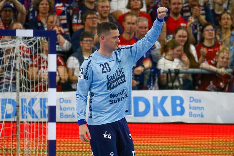 Kevin Möller und die SG Flensburg-Handewitt spielten beim TVB Stuttgart. (Archivbild)Michael Hundt/dpa