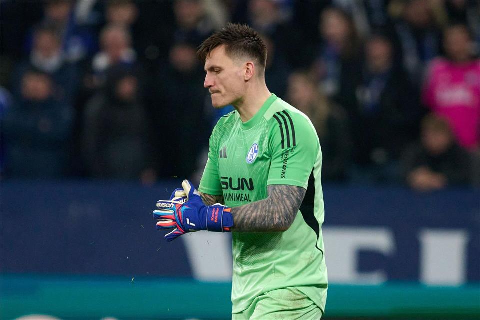Kevin Müller gehört auch in der kommenden Saison zum Kader des FC Schalke 04. (Archivbild) Bernd Thissen/dpa