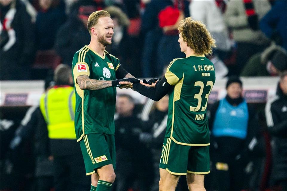 Kevin Vogt (l) stand nur zwei Tage nach seiner Verpflichtung in der Startelf der Unioner.