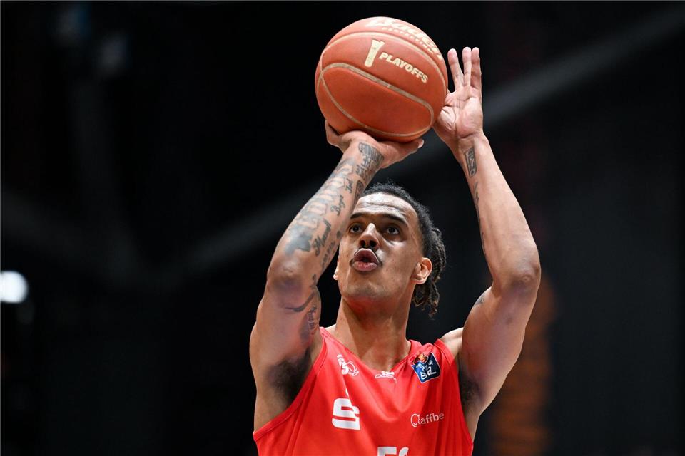 Kevin Yebo und die Bundesliga-Basketballer der Niners Chemnitz kassierten eine Auftaktniederlage in Ulm.Hendrik Schmidt/dpa