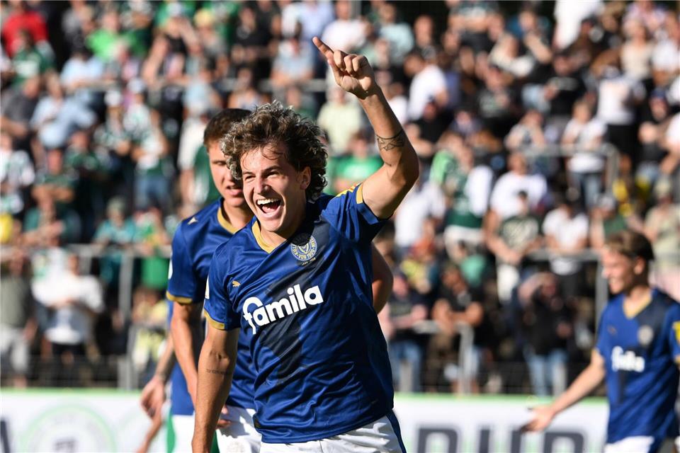 Kiel erledigt die Pokal-Pflichtaufgabe im Saarland.Harald Tittel/dpa
