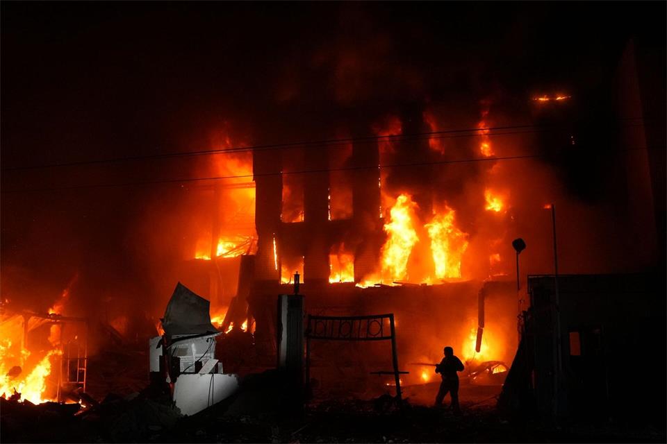 Kiew meldet neue russische Angriffe.Alex Babenko/AP/dpa