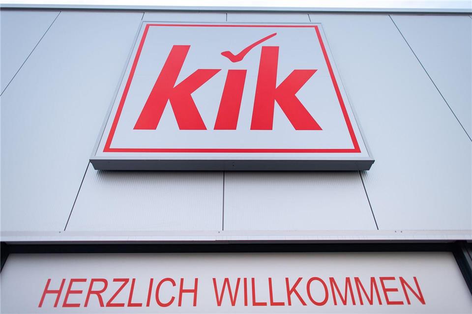 Kik betreibt in 14 Ländern rund 4.200 Filialen. Die meisten arbeiten profitabel, sagt das Unternehmen. Die unrentablen sollen geschlossen werden. (Symbolbild)Guido Kirchner/dpa