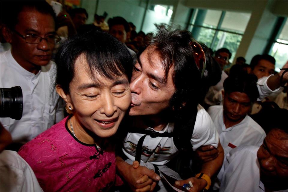 Kim Aris, der Sohn der inhaftierten Friedensnobelpreisträgerin Aung San Suu Kyi, wendet sich immer wieder mit Videos an die Öffentlichkeit. (Archivbild)Nyein Chan Naing/dpa