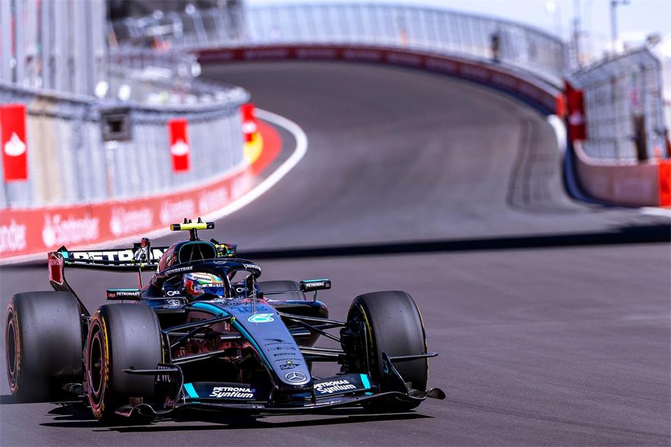 Kimi Antonelli beherrscht auch den Formel-1-Neulandkurs. Miguel Lemos/ZUMA Press Wire/dpa
