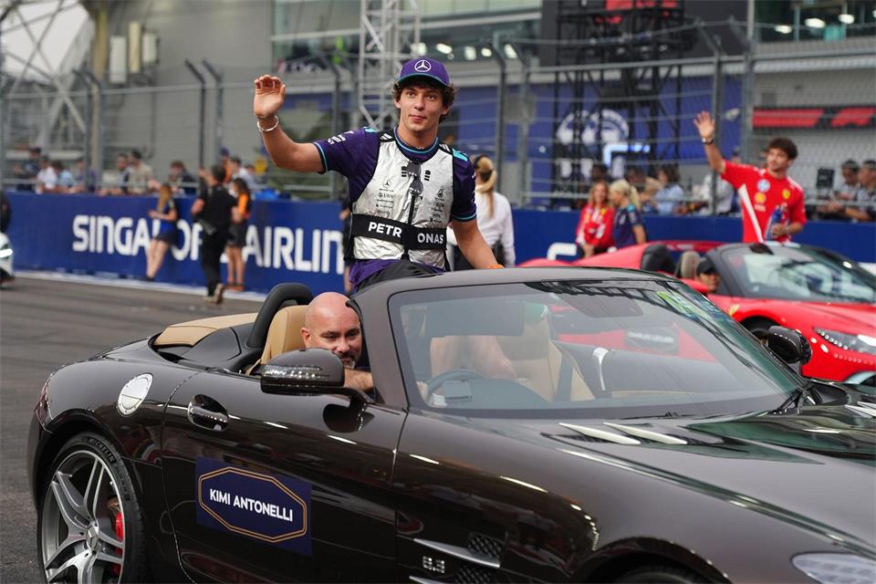 Kimi Antonelli hat einige Sorgen in Singapur.David Davies/PA Wire/dpa