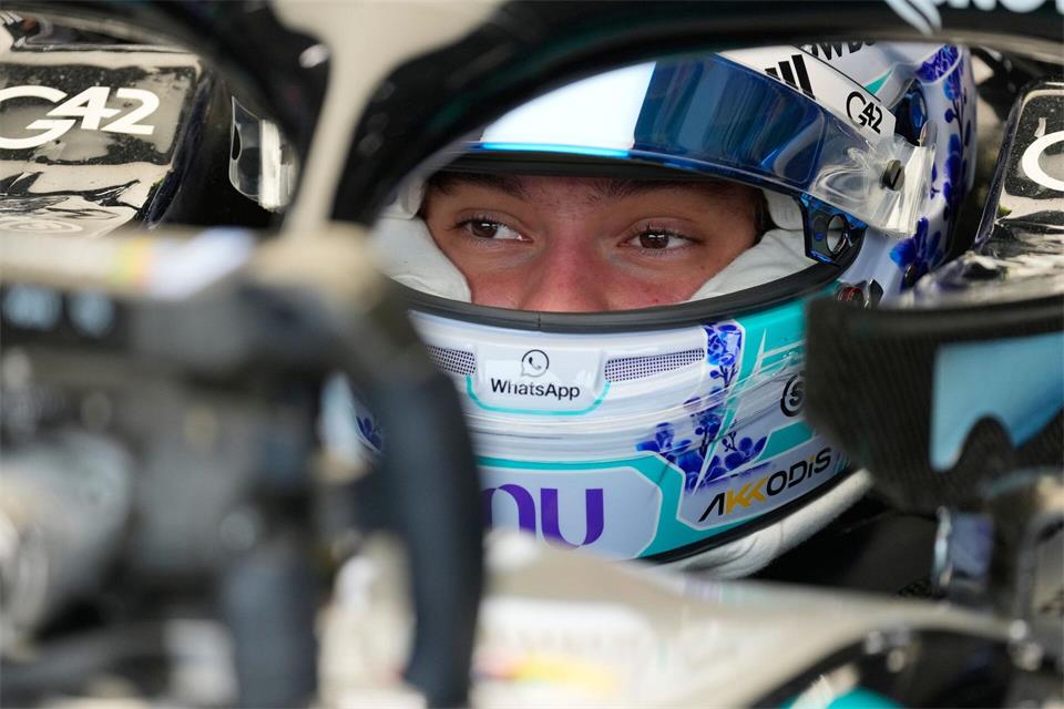 Kimi Antonelli ist nicht mehr weit vom WM-Triumph weg.Vincent Thian/AP/dpa