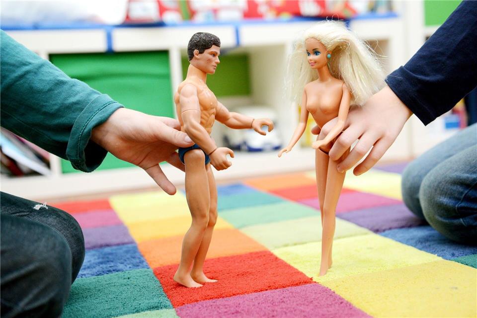Kinder haben viele Fragen zu Sex und nackten Körpern: Doch für Eltern ist das Thema oft noch tabu-behaftet.Andrea Warnecke/dpa-tmn