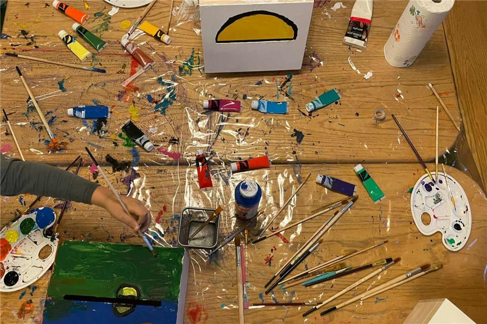 Kinder im Alter von acht bis zehn Jahren haben gemeinsam mit einer pädagogischen Fachkraft einen mobilen Kinderschutzparcours entwickelt.