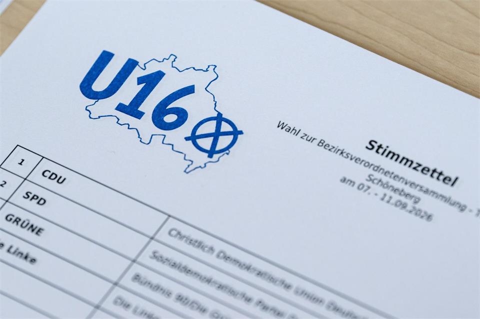Kinder und Jugendliche können bei der U16-Wahl für die Partei stimmen, die sie ins Abgeordnetenhaus schicken würden. Fabian Sommer/dpa