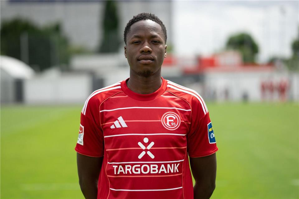 King Manu erzielte für Cottbus den Ausgleich in Aue. (Archivbild)Marius Becker/dpa