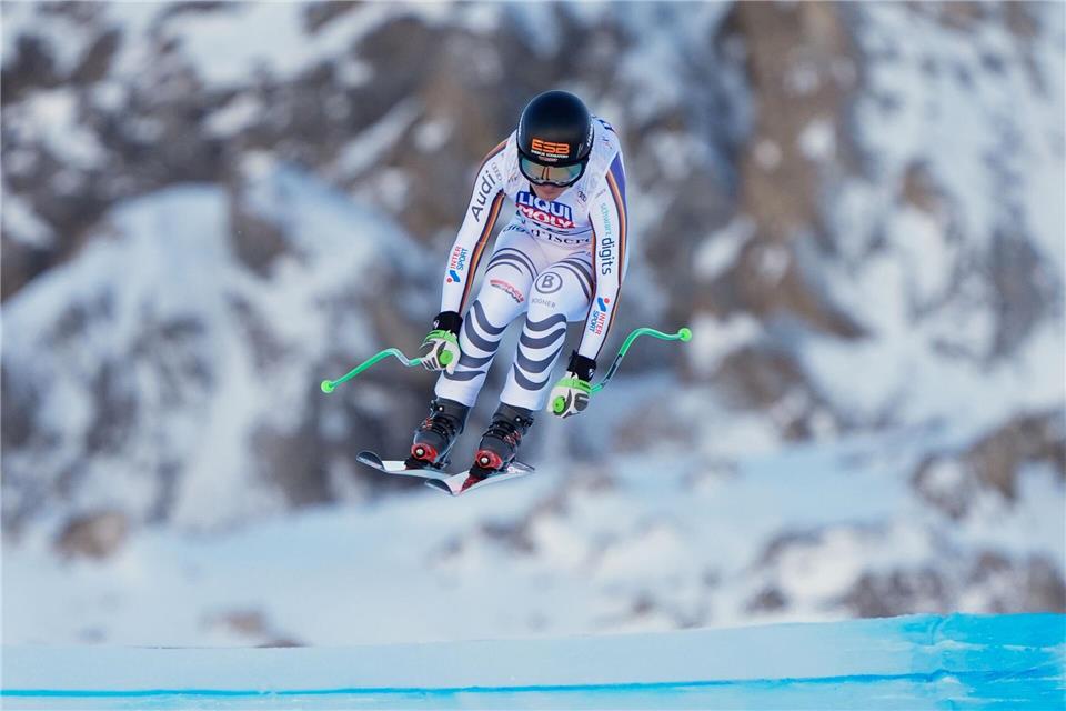 Kira Weidle-Winkelmann gelingt in Val d’Isère ein starkes Rennen in der Abfahrt.Giovanni Auletta/AP/dpa