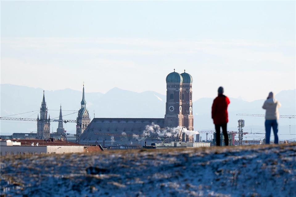 Kirchtürme prägen das Bild Münchens. Der Anteil an Katholiken an der Stadtbevölkerung beträgt noch 24 Prozent. (Symbolbild)Sven Hoppe/dpa