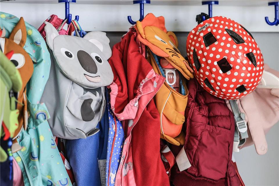 Kita-Kinder mit mangelhaften Sprachkenntnissen in NRW sollen künftig in ABC-Klassen auf die Schule vorbereitet werden. (Symbolbild)Oliver Berg/dpa