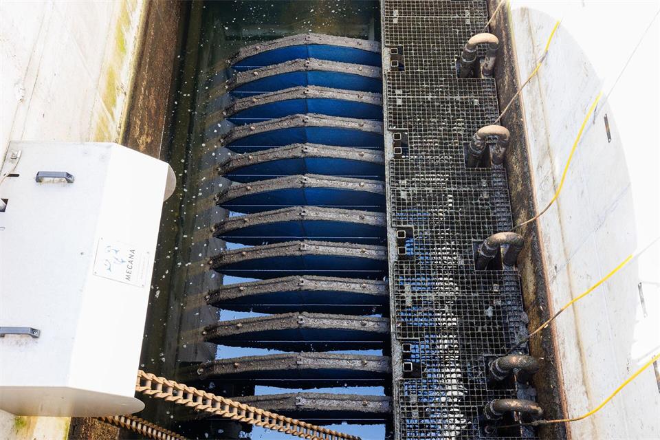 Kläranlagen filtern chemische Substanzen aus dem Abwasser. (Archivbild) Lando Hass/dpa