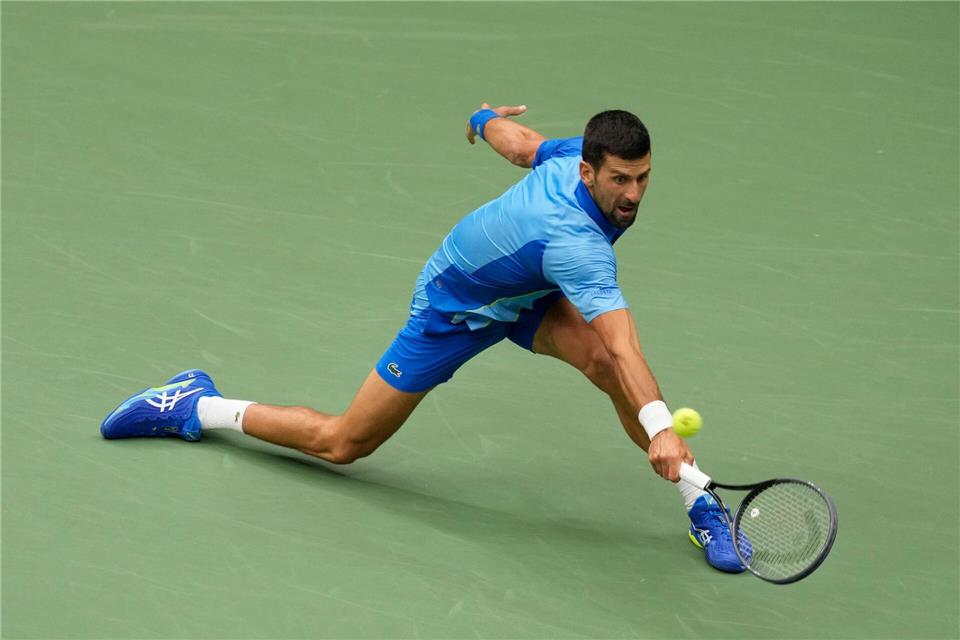 Klappt es noch mit Titel Nummer 25? Kann sich Novak Djokovic noch einmal so weit strecken?Mary Altaffer/AP/dpa
