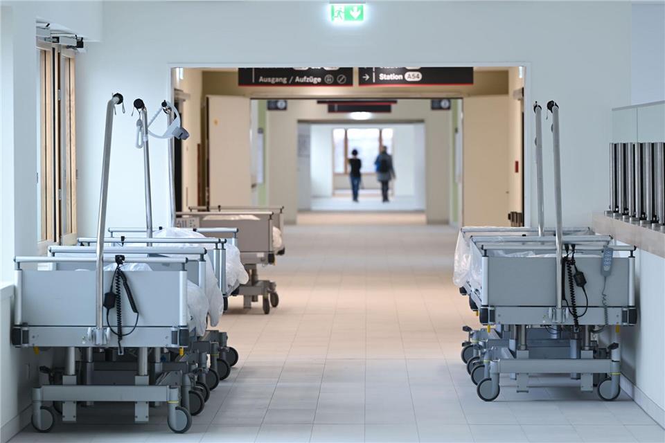 Klar definierte Qualitätsstandards für die Kliniken soll die Behandlung der Patienten besser machen. (Archivbild)Arne Dedert/dpa