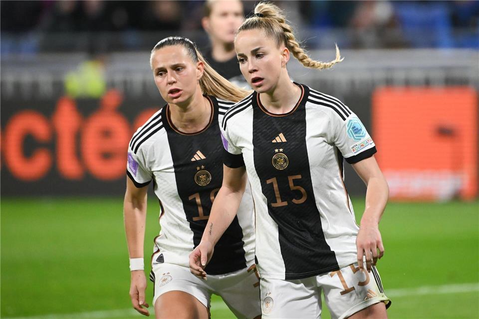 Klara Bühl und Giulia Gwinn (r) könnten in den nächsten Wochen zurückkehren. (Archivbild)Sebastian Christoph Gollnow/dpa