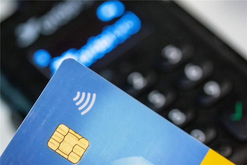 Girocard auf Rekordkurs – kontaktlos boomt „Klare Nummer eins im deutschen Handel“: die Girocard. (Symbolbild)Fernando Gutierrez-Juarez/dpa