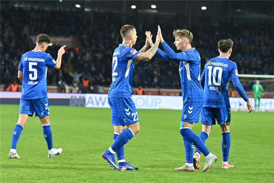 Klare Sache: Magdeburg jubelt in Braunschweig.Swen Pförtner/dpa