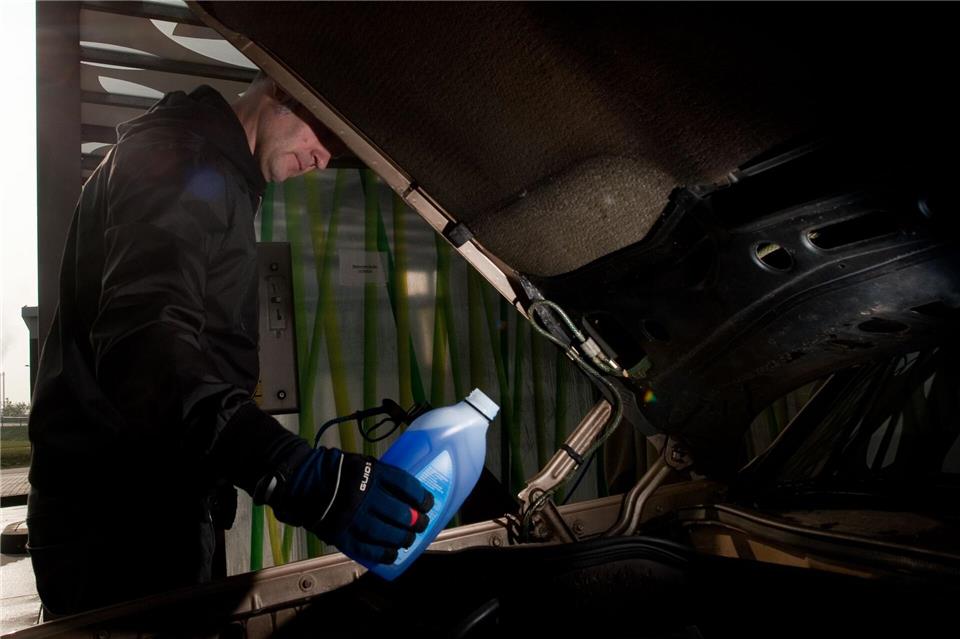 Klare Sicht fein? Jetzt noch den Frostschutz des Kühlsystems checken.Klaus-Dietmar Gabbert/dpa-tmn