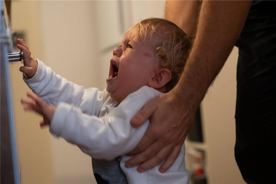 Kleiner Mensch mit großen Gefühlen: Kleine Kinder können ihre Emotionen noch nicht gut selbst regulieren – Eltern geben in solchen Momenten Halt.picture alliance / dpa-tmn