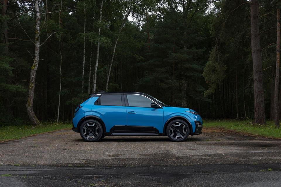 Parlez-vous japonais? Der Renault R5 wird zum Nissan Micra Kleiner japanischer Freund: Der neue, rund 3,97 Meter lange Nissan Micra tritt an - mit französischen Genen.Guillem Hernandez/Nissan/dpa-tmn