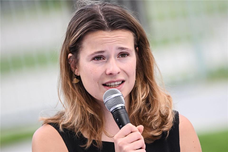 Klimaschutzaktivistin Luisa Neubauer glaubt nicht, dass man angesichts aller Krisen keine Kinder mehr bekommen sollte. (Archivbild)Britta Pedersen/dpa